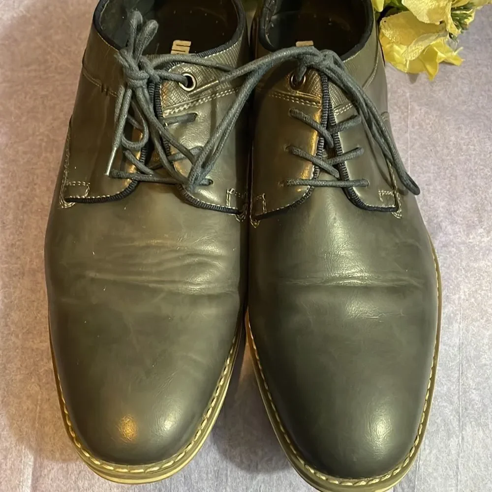 Unlisted By Kenneth Cole. Size 42